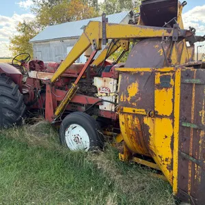 IH 560 Diesel Tractor with Snow Blower (Non-Runner)