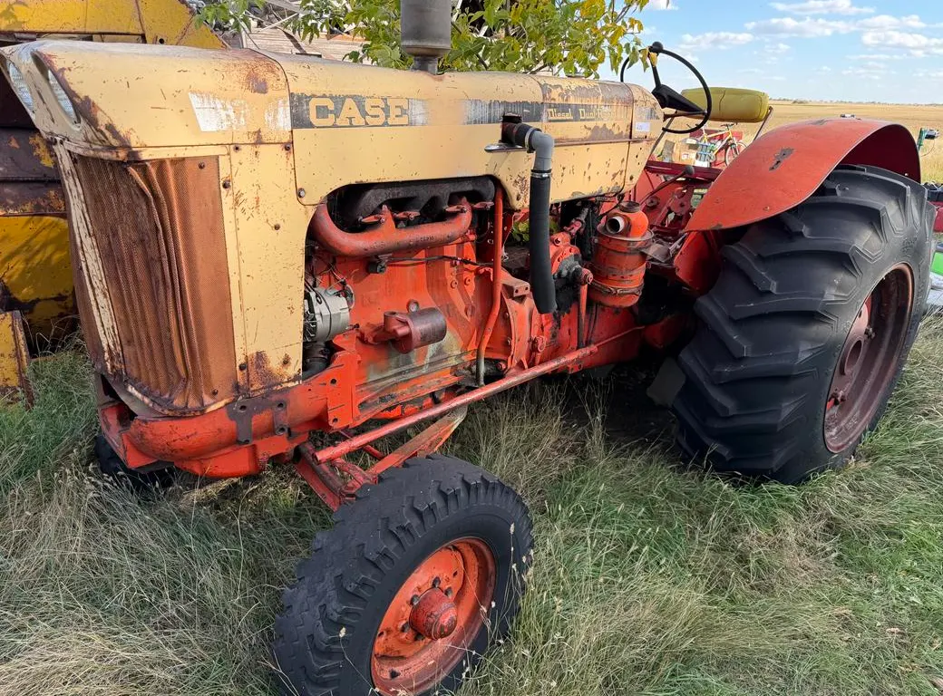 Case 832 Diesel Dual Range Drive Tractor (Non-Runner)