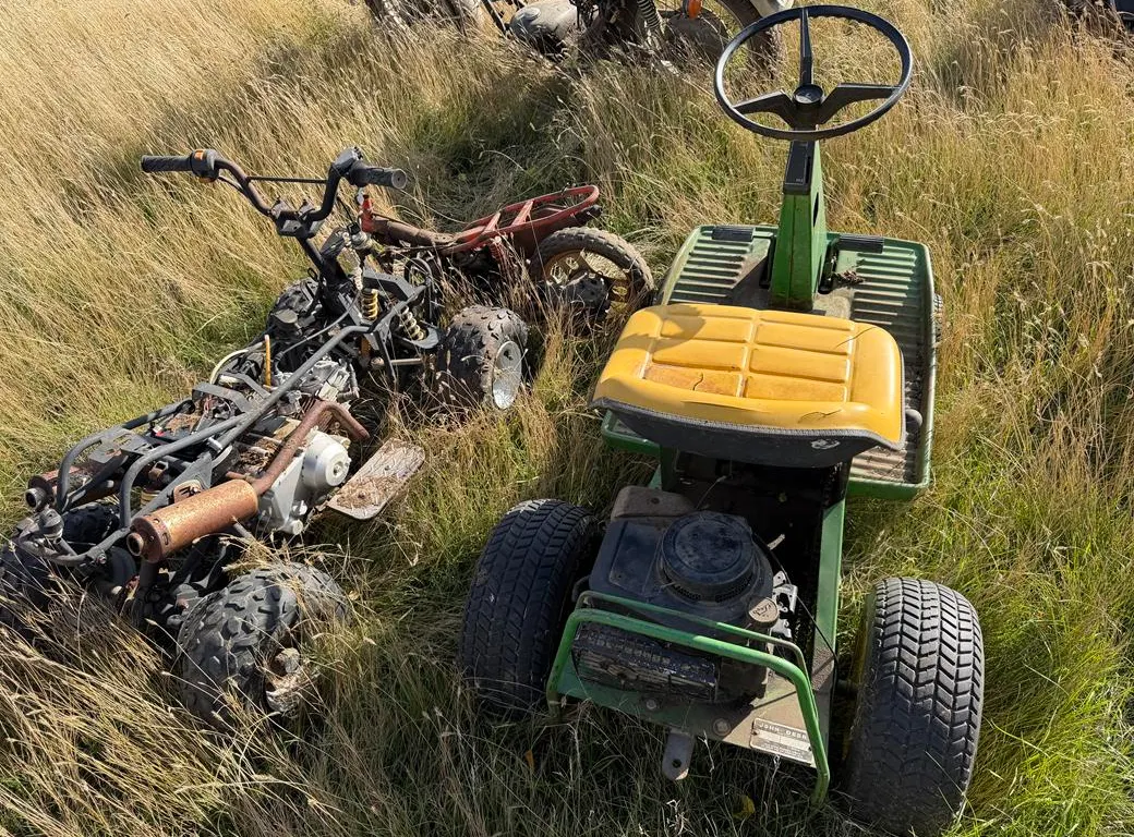 (3) JD T2042 Riding Mowers (Non-Runner) Bike/Cart Parts