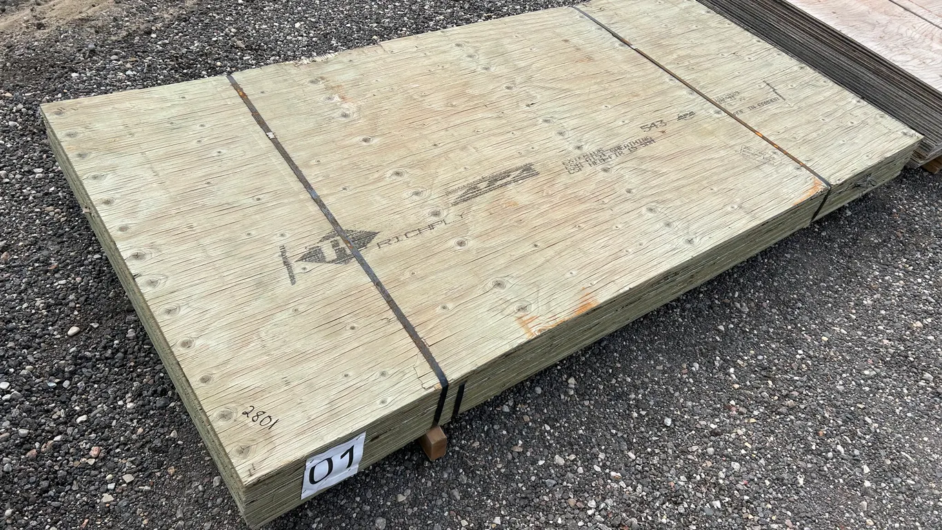 8'x4'x5/8" PWF Plywood Sheet - Must Take 10 Times The Bid Price