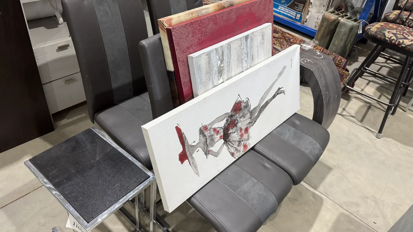 4 Dining Tables, Variety of Art Work & Display Stands