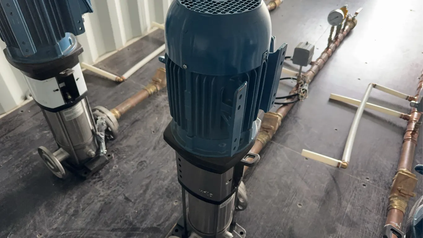 Well-x-trol 2025 Model WX-350, 150 Psi, w/ 2'' Flange w/ Distribution Branch, Flanged *Unreserved*