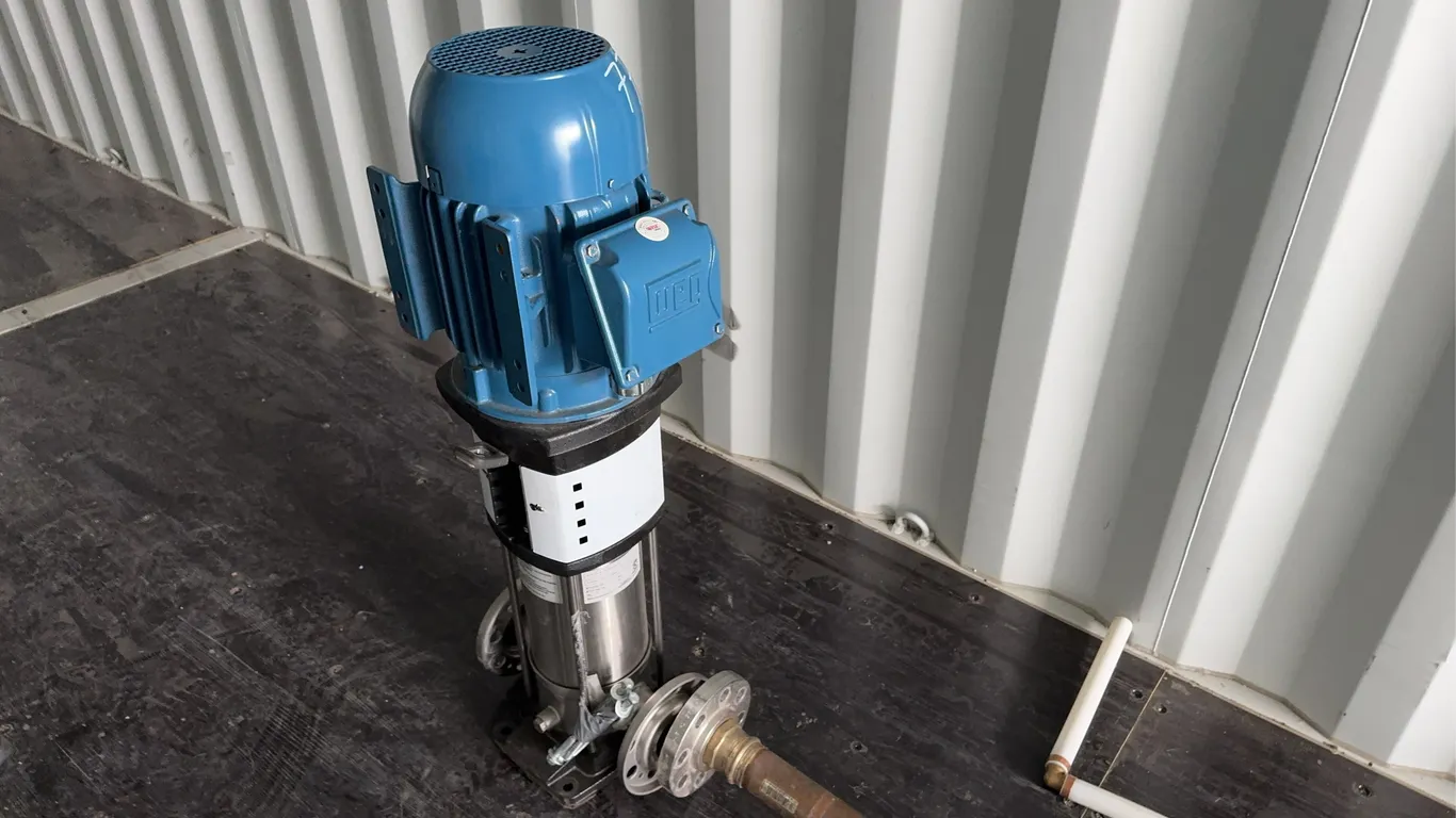 Well-x-trol 2025 Model WX-350, 150 Psi, w/ 2'' Flange w/ Distribution Branch, Flanged *Unreserved*