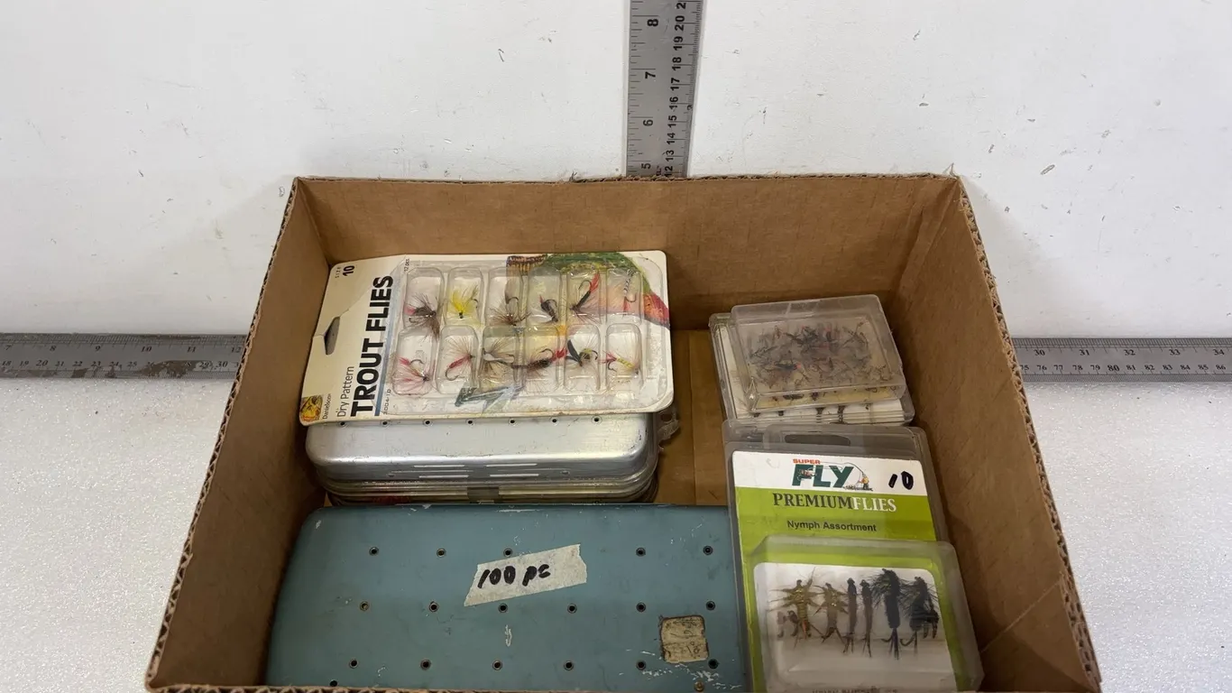 Assortment of Fly Fishing Flies and Hooks Approx 400 pce *Unreserved*