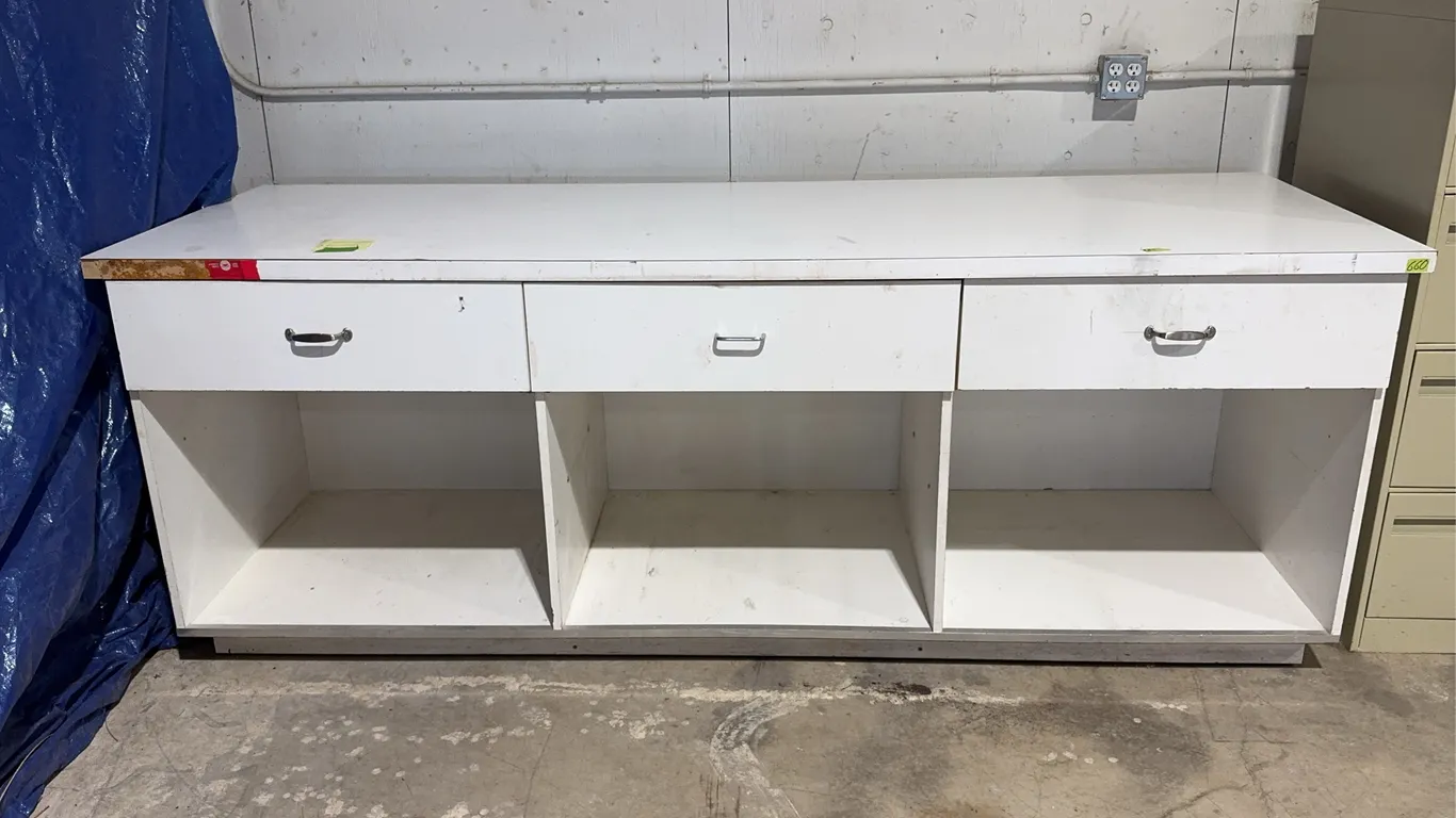 Mobile Work Table w/ Storage *Unreserved*