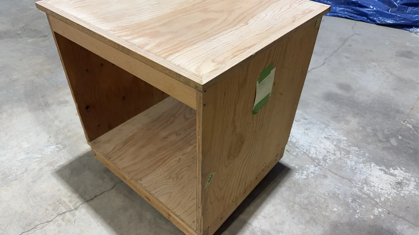 Mobile Tool Table, Approx. 28"x26"x30" *Unreserved*