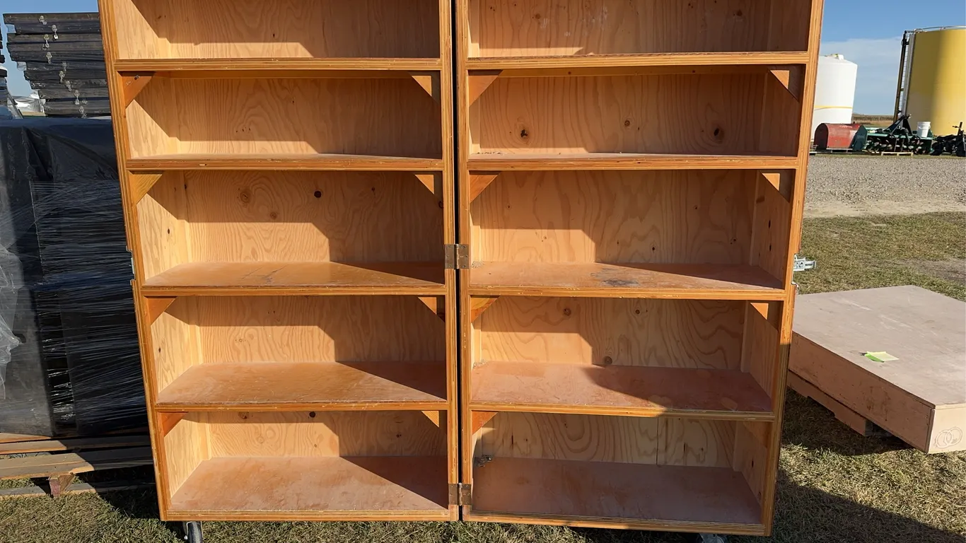 Wooden Storage Fold Together Shelves on Castors Approx. 3'4'' x 2'6'' x 6'5'' *Unreserved*