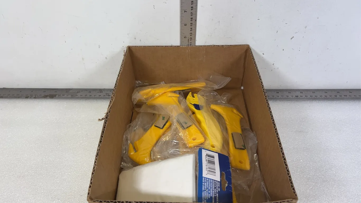 Seat Belt Cutter and Window Breaker Multitools and Rain Poncho, Approx. 12 Items *Unreserved*