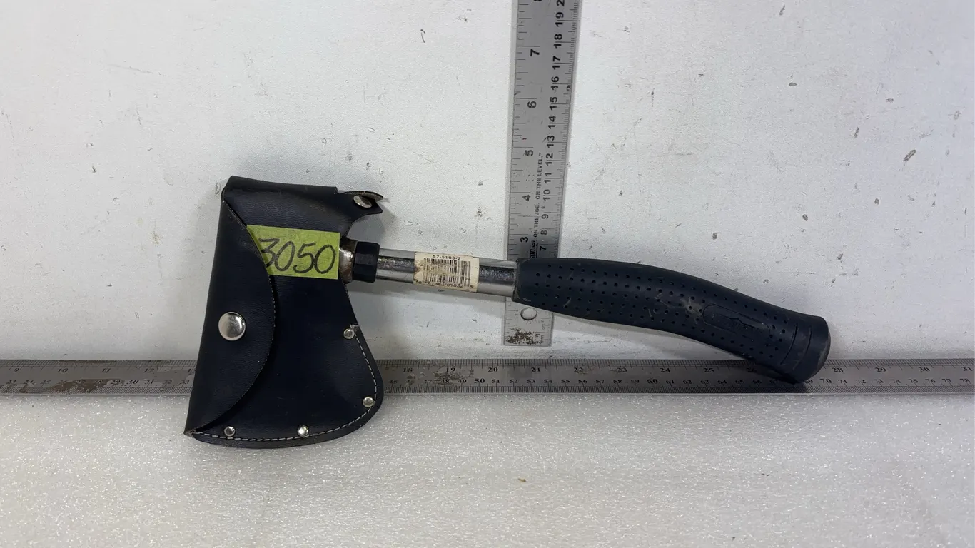 MasterCraft 20 Oz 13" Hatchet w/ Cover *Unreserved*
