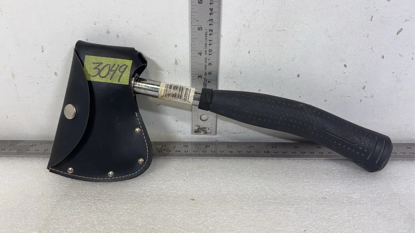 MasterCraft 20 Oz 13" Hatchet w/ Cover *Unreserved*