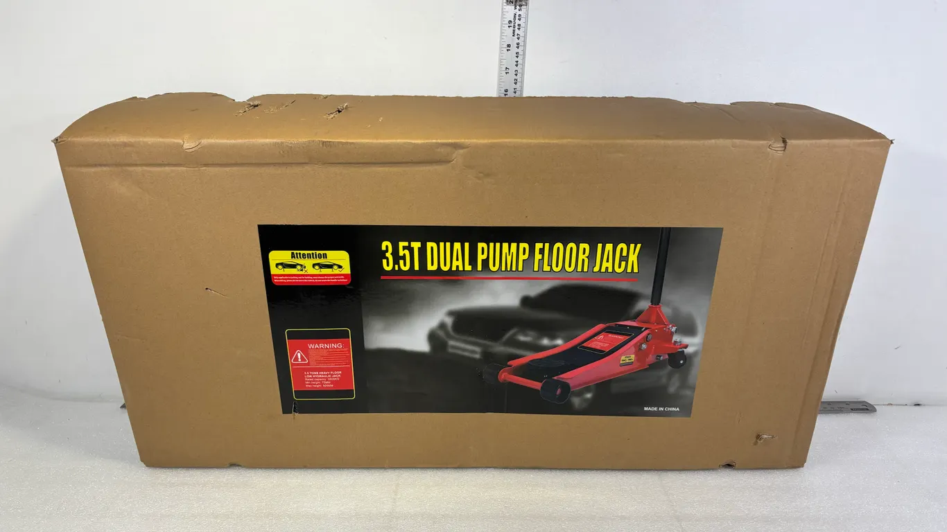 3.5 Ton Dual Pump Floor Jack, Approx. 32"x16"7" *Unreserved*