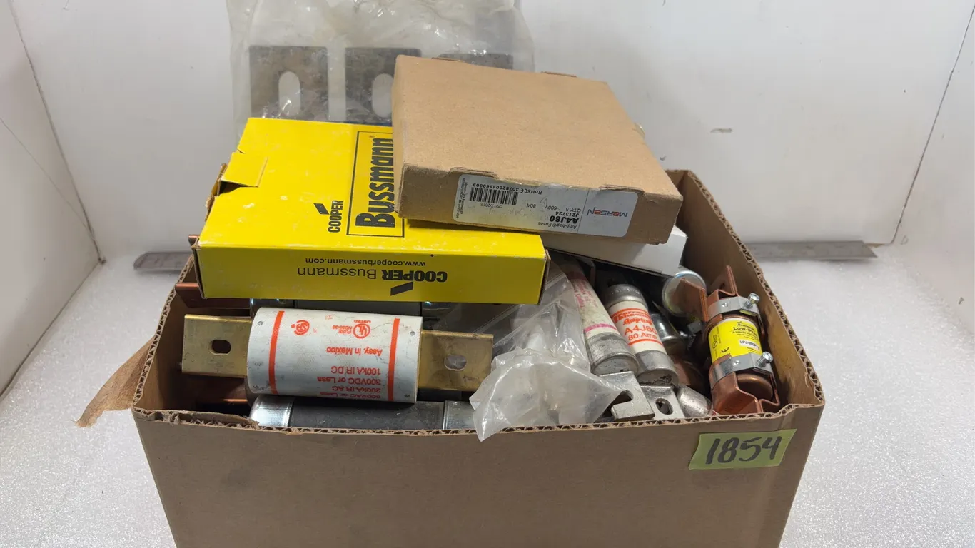 Heavy-Duty Industrial Electrical Fuses, Various Types and Sizes *Unreserved*