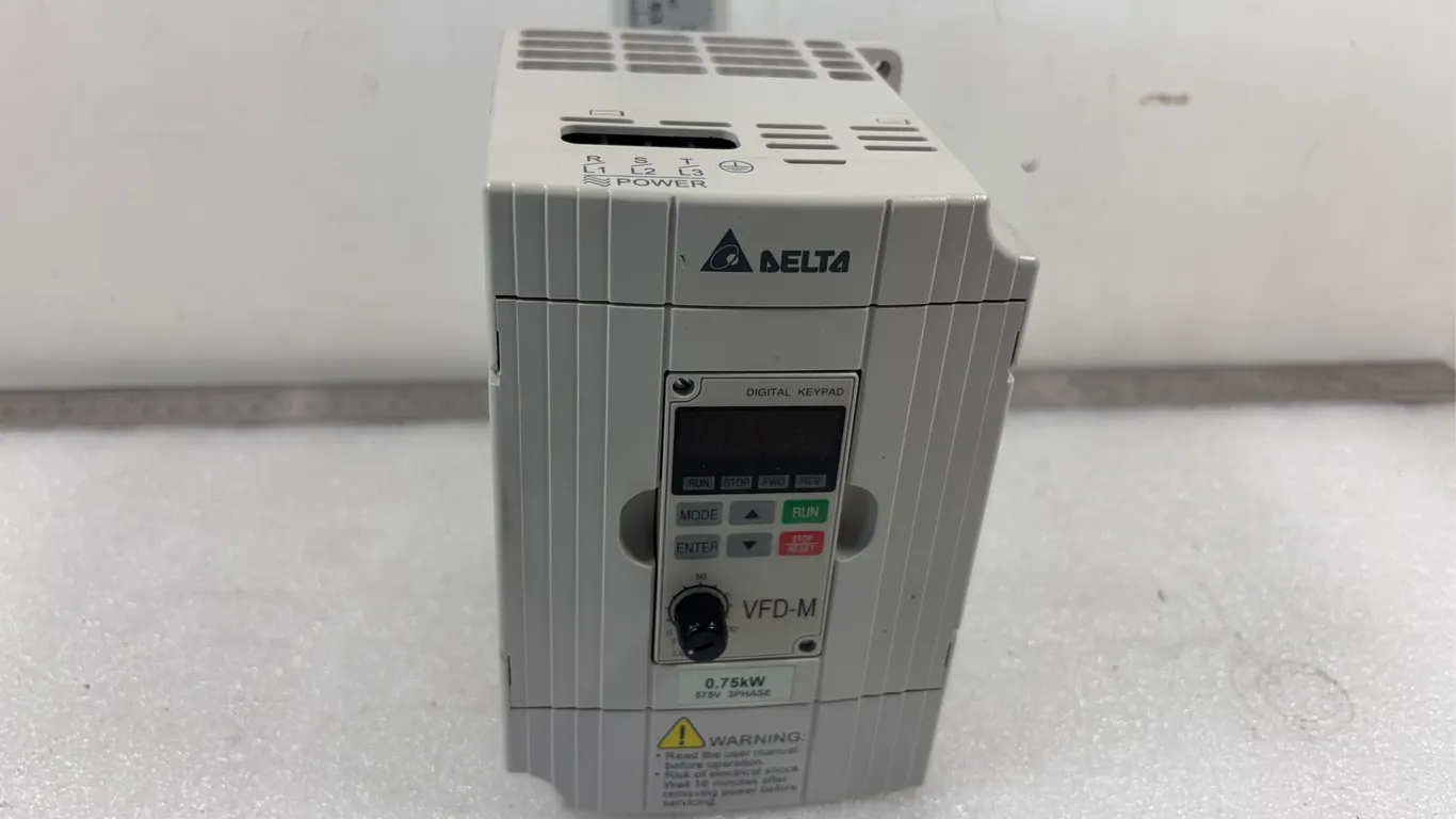 Delta VFD-M Variable Frequency Drive, Approx. 9"x7"x6" *Unreserved*