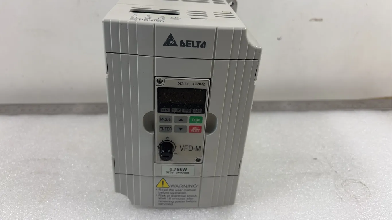 Delta VFD-M Variable Frequency Drive, Approx. 9"x7"x6" *Unreserved*