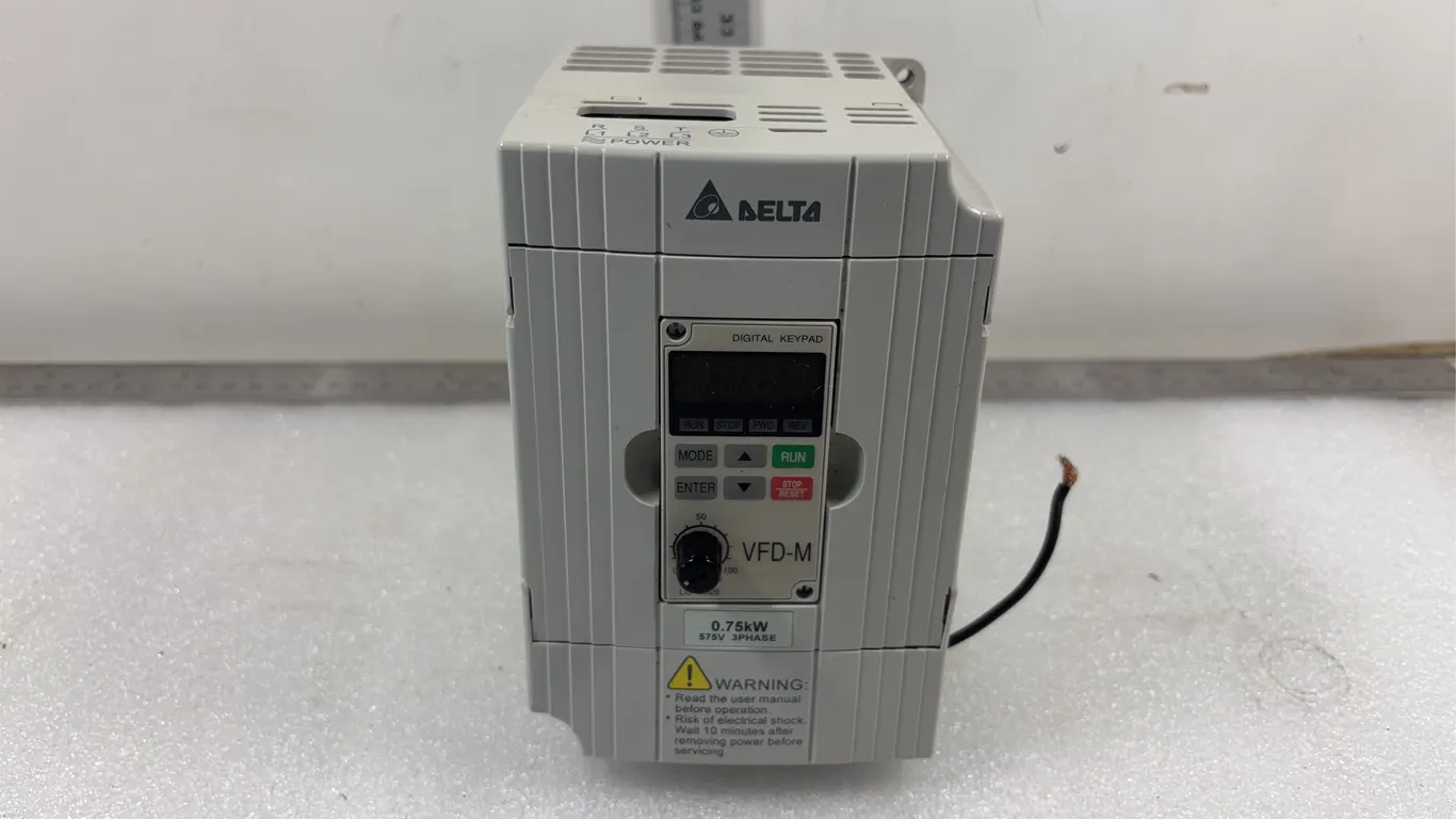 Delta VFD-M Variable Frequency Drive, Approx. 9"x7"x6" *Unreserved*