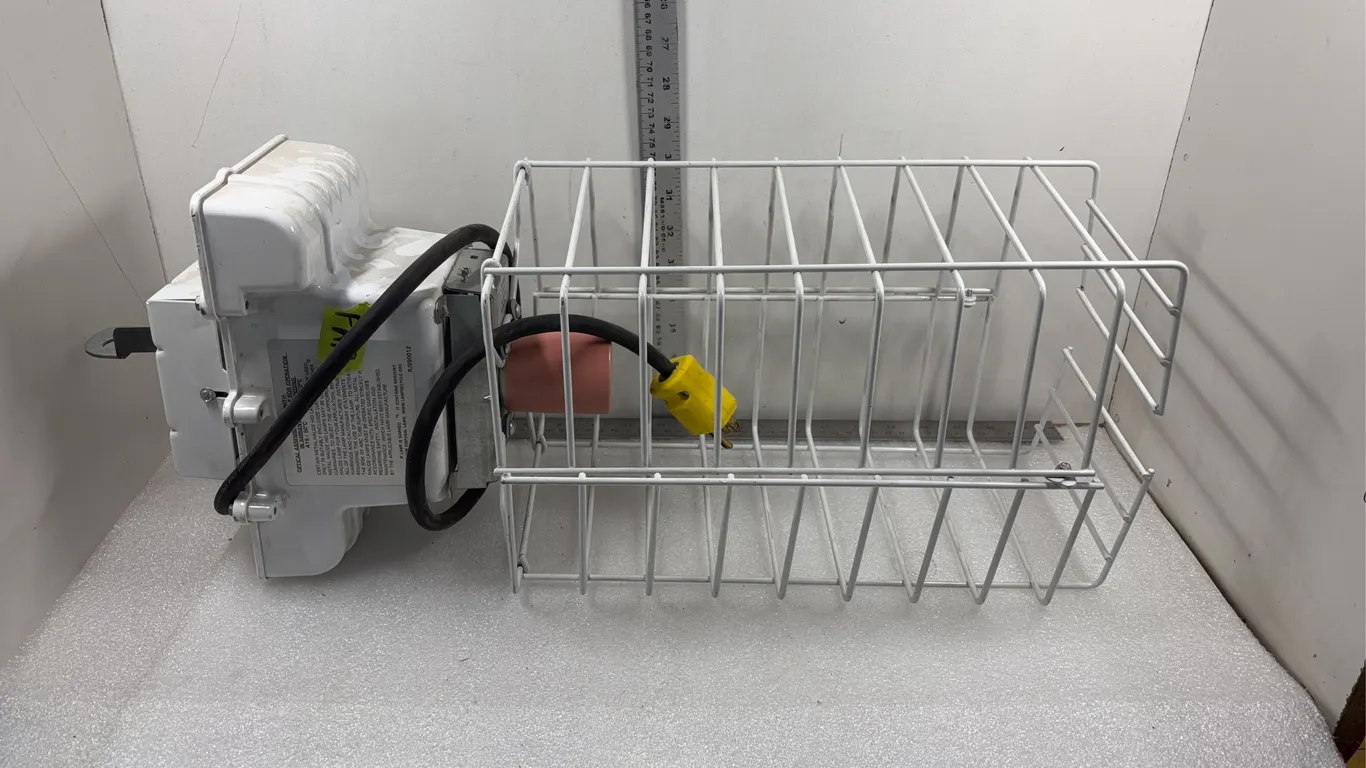 Lithonia Lighting Metal Halide Work Light Fitting w/ Cage, Approx. 24"x8"x9" *Unreserved*