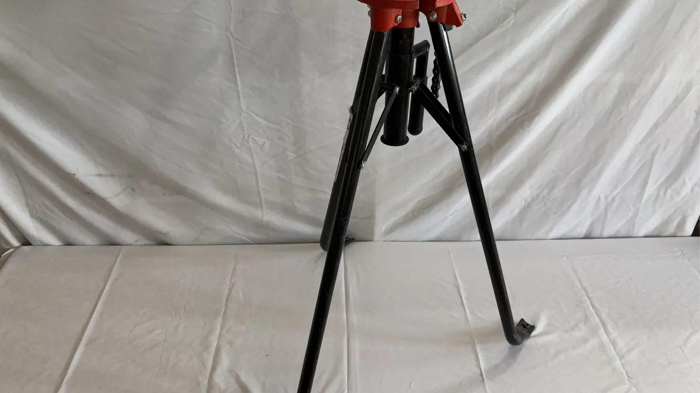 Ridgid Pipe Vise 1/8"-2 1/2" Pipe *Unreserved*