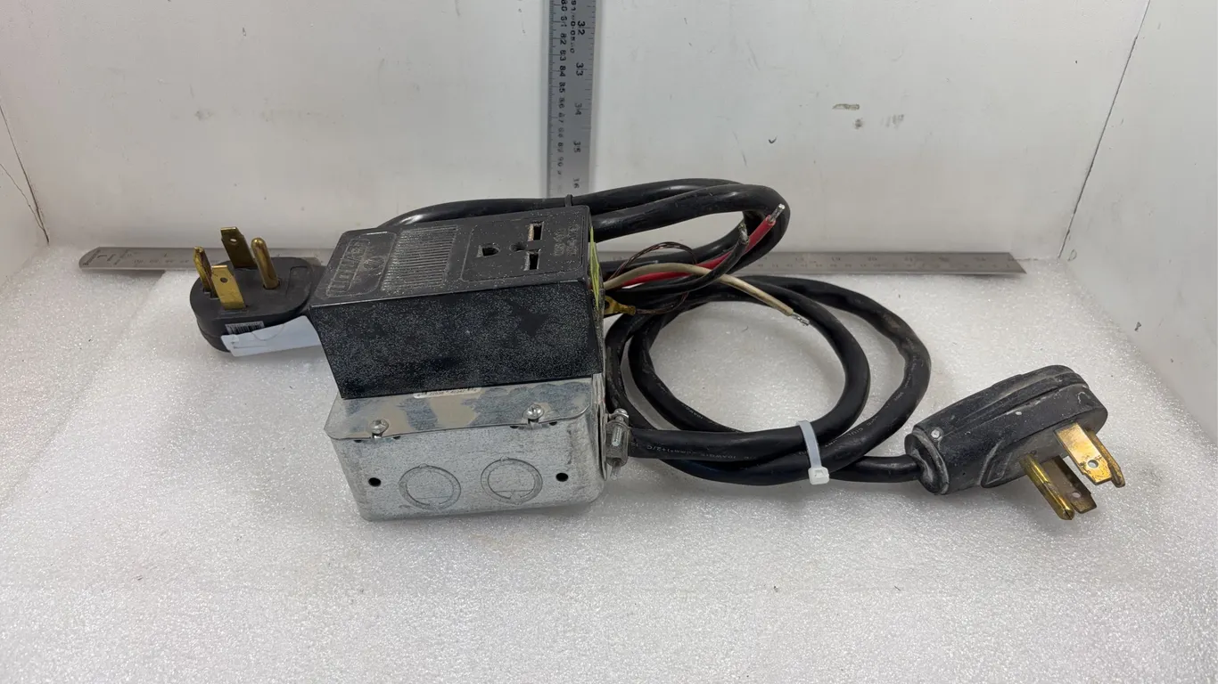 Dryer Outlet Boxes and Cords w/ Leviton Receptacle *Unreserved*
