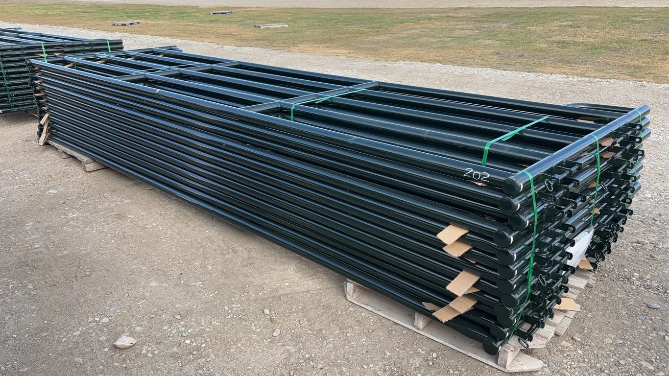 12 - 5 Bar Super Duty Magnum Livestock Panels, 2 3/8" tubing, approx. 16' x 5', (12 x Bid Price), *Unreserved*