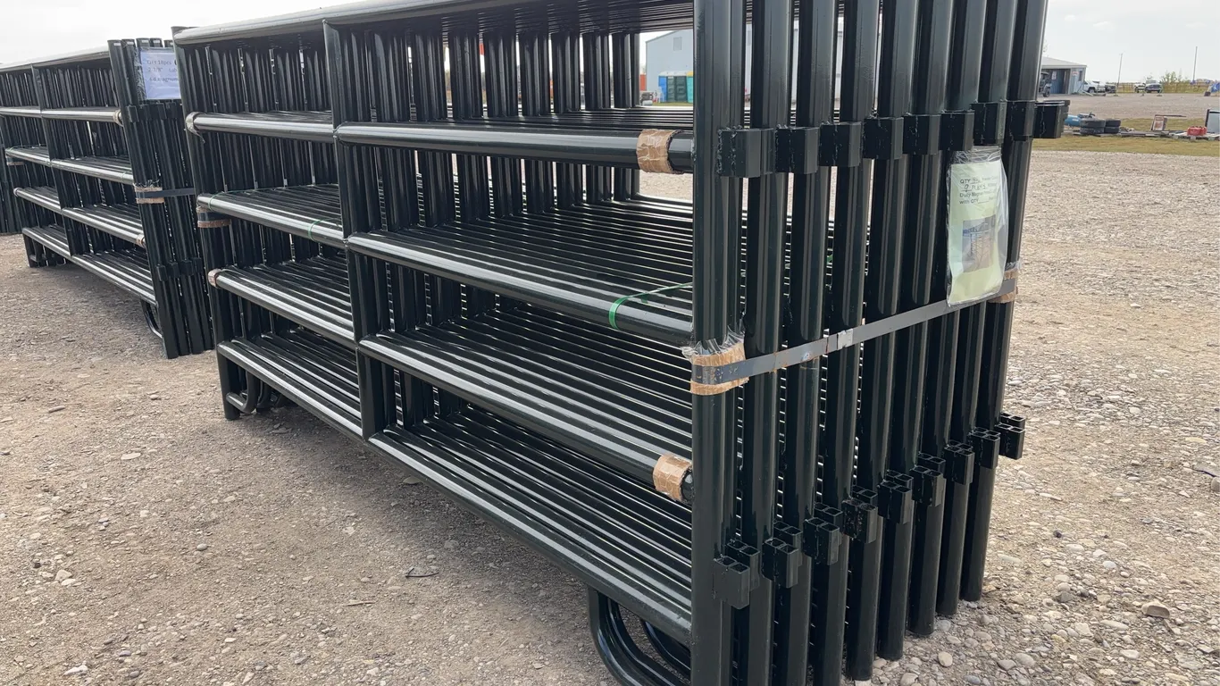 18 - 5 Bar Super Duty Magnum Livestock Panels, 2 3/8" tubing, approx. 9'6'' x 5', (18 x Bid Price), *Unreserved*