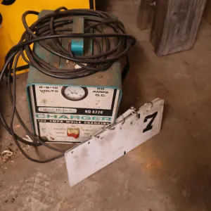 Silver Beauty Battery Charger