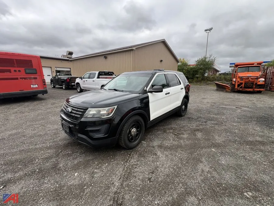 2016 Ford Explorer SUV/Police Vehicle