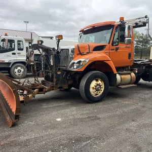 2012 International WorkStar 7400 Truck Roll Off with Plow