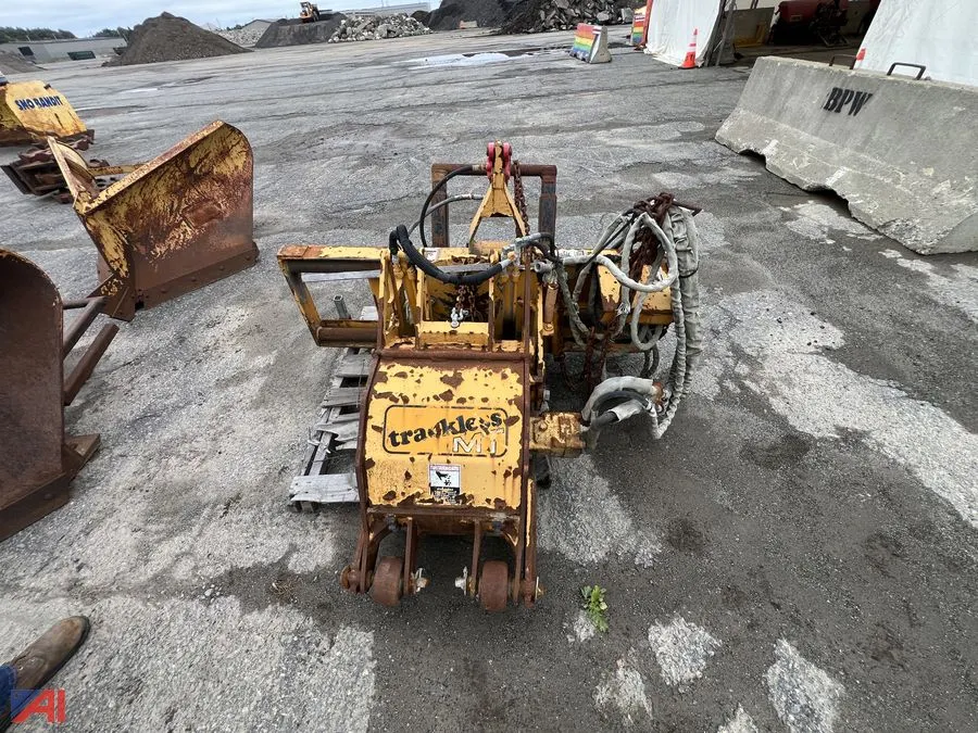 Trackless Pavement Grinder, Model #MTCP