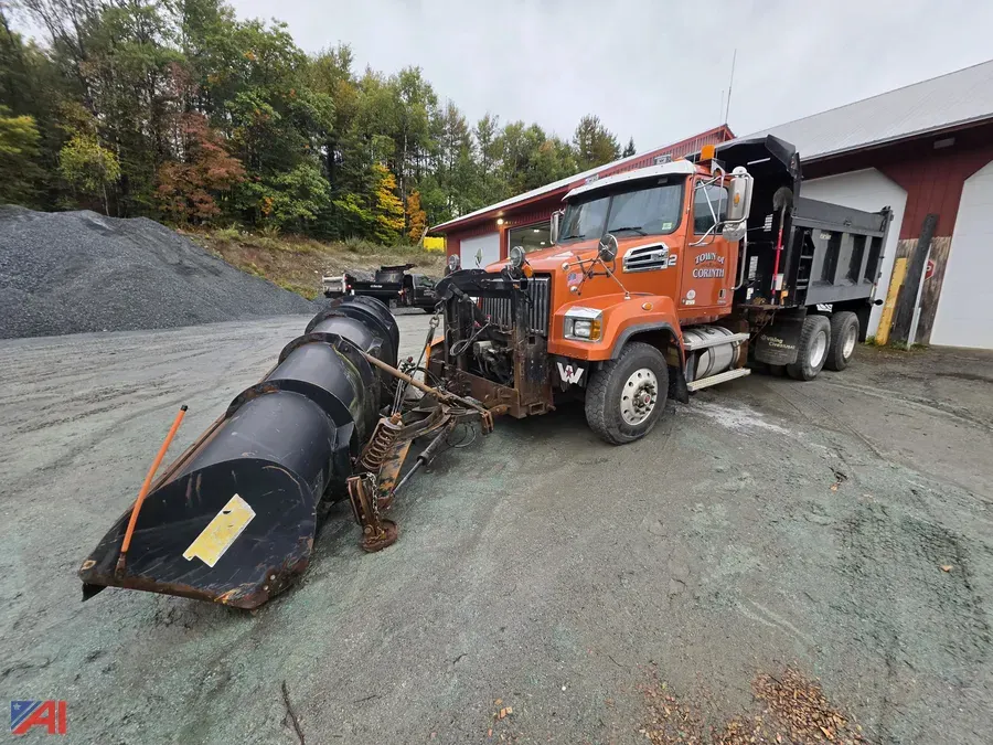 2018 Western Star 4700SF Dump Truck with Plow and Wing