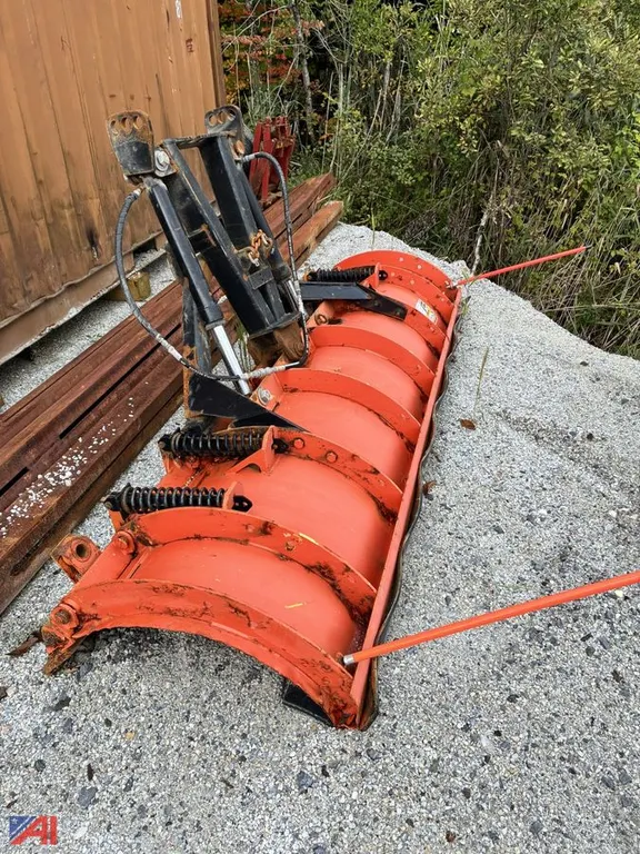 Everest Plow w/ 9' Fisher Blade