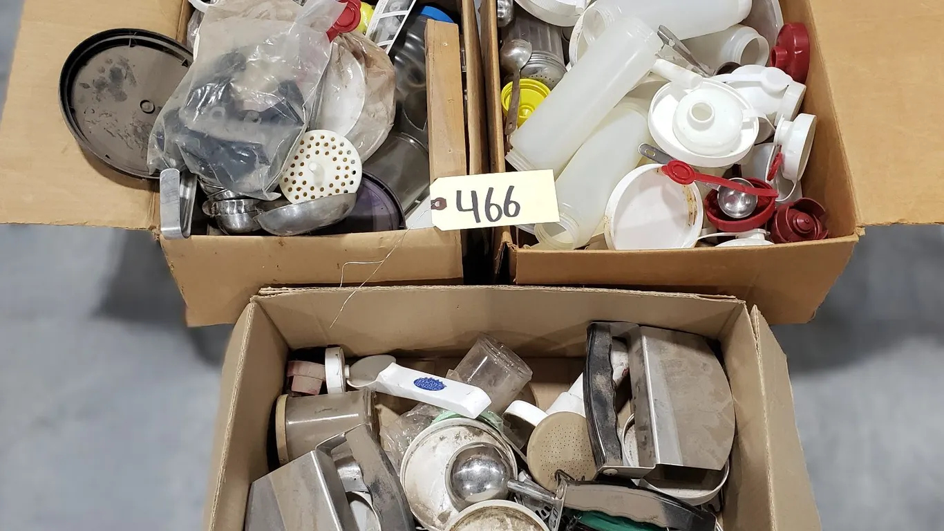 Assorted Kitchen Utensils
