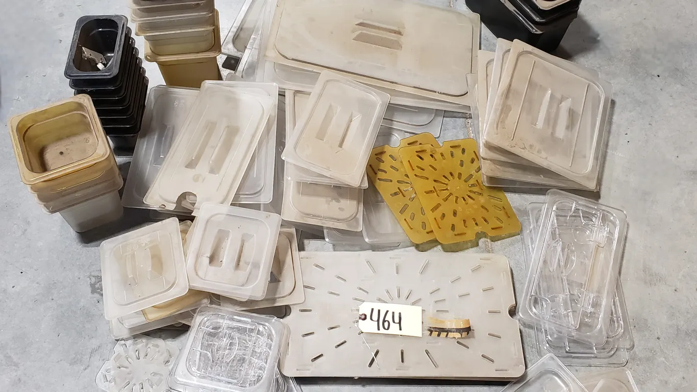Plastic Food Storage Pans & Lids