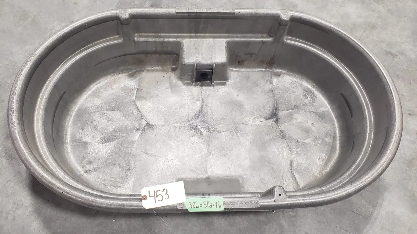 Rubbermaid 50 Gallon Water Trough