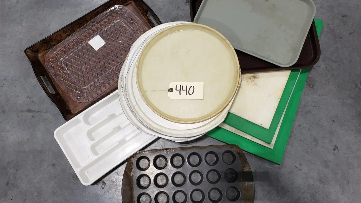 Assorted Kitchen Trays & Cutting Boards