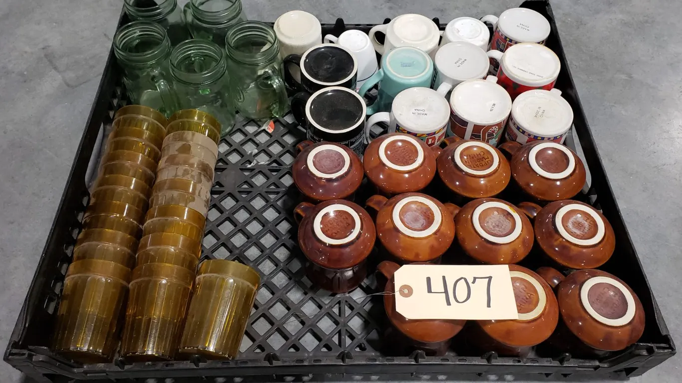 Assorted Glassware & Mugs