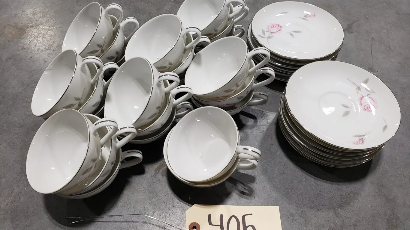 (23) Floral Ceramic Tea Set