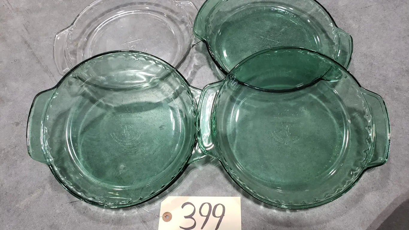 (4) Glass Pie Dishes