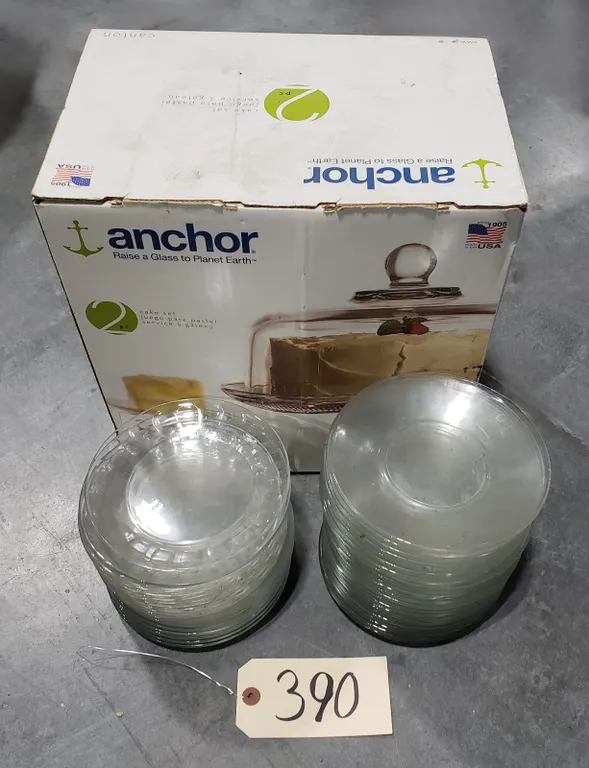 Anchor Hocking 2-Piece Cake Set & Plates