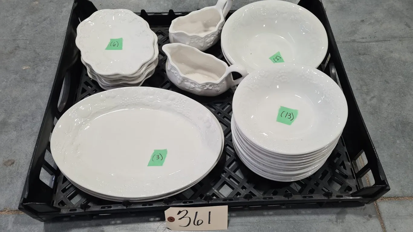 Dinnerware Set