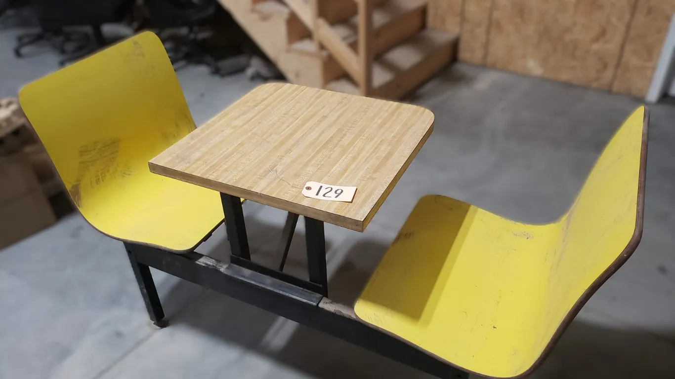 Plymold Gemara Series Booth Set