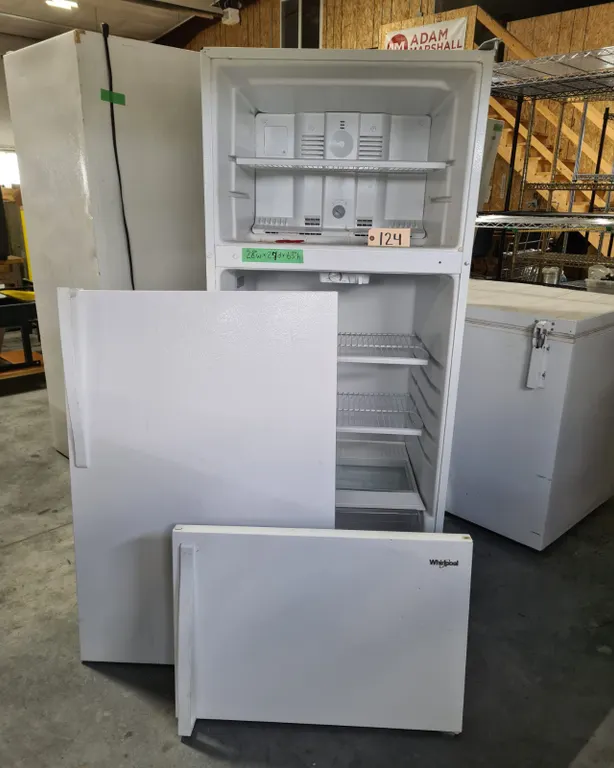 Whirlpool Model WRT104TFDW00 Refrigerator