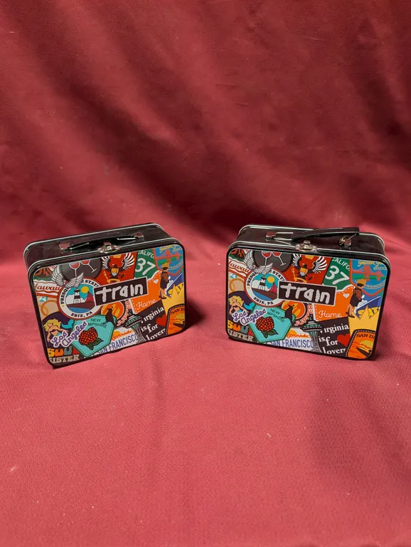 2 Lunch Boxes