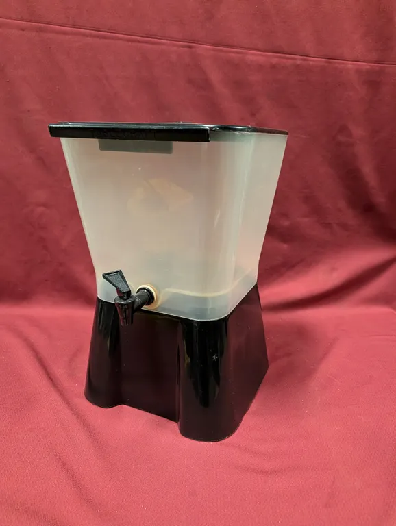 Polycarbonate Beverage Dispenser - 12" x 12" x 17"