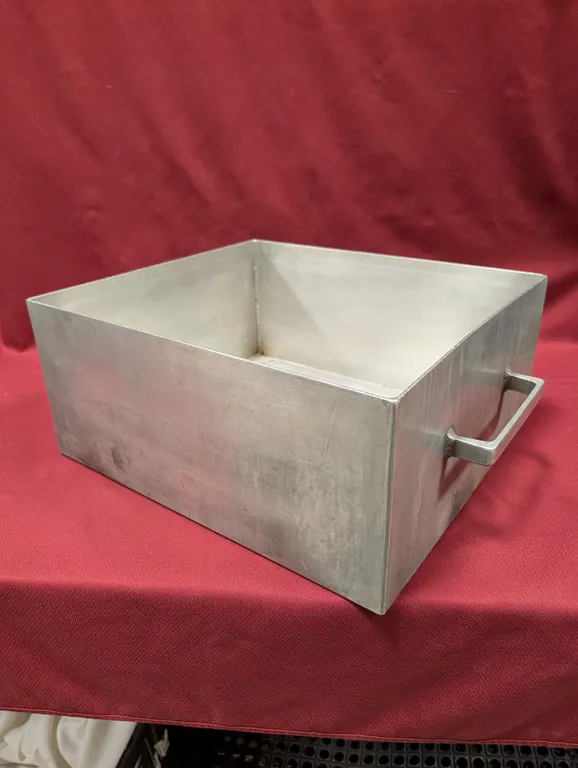 Aluminum Pan with Handles - 18" x 16.5" x 8"