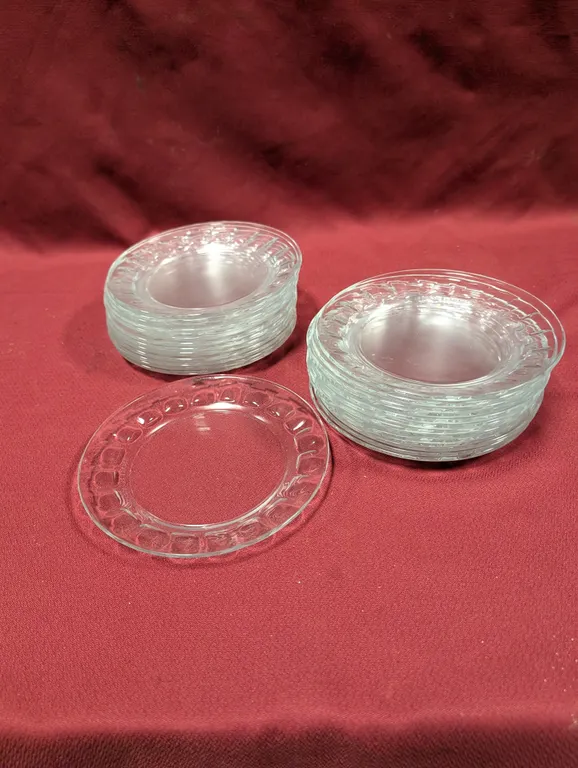 (25) 7.5" Glass Salad Plates