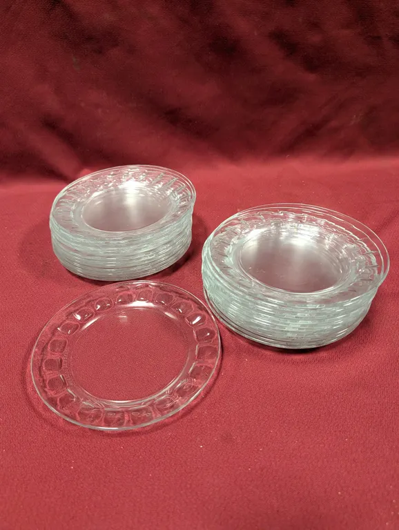 (25) 7.5" Glass Salad Plates
