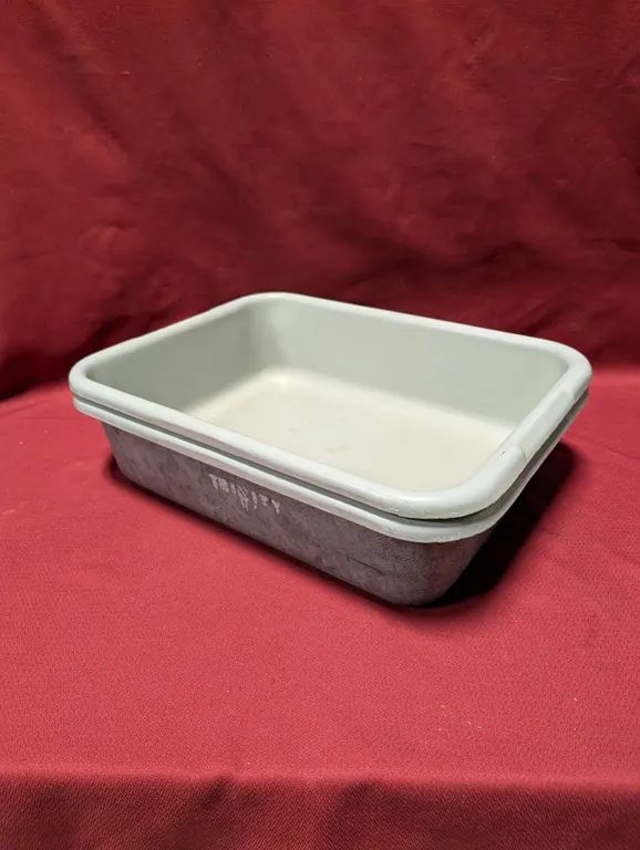 (2) Bus Tubs - 5" Deep