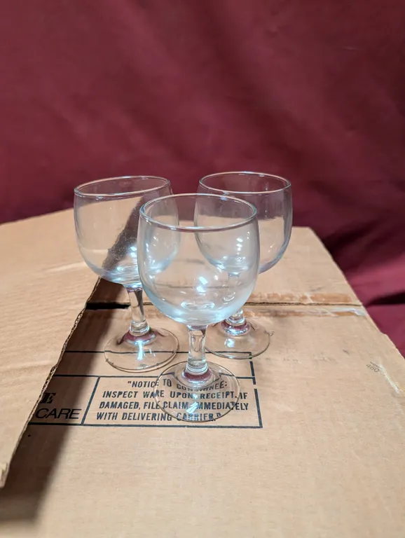 (36) Libbey 8.5 oz Wine Glasses - Model # 3764