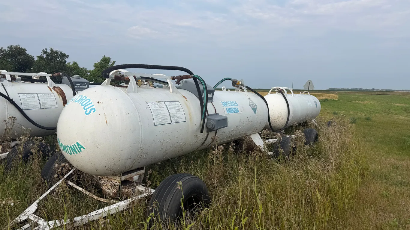 10-1 1000 gallon NH3 tank