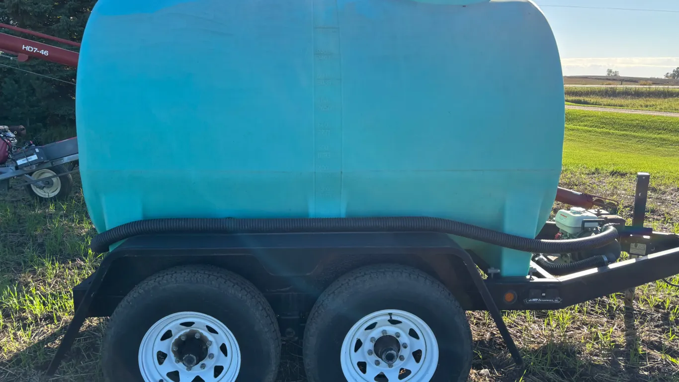 Enduraplas 1100 gallon water trailer – 2” plumbing